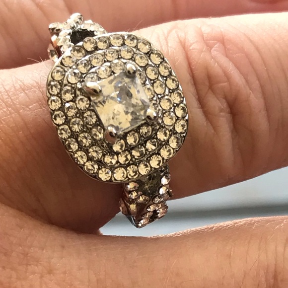 White gold filled Clear crystal wedding ring - Picture 10 of 10